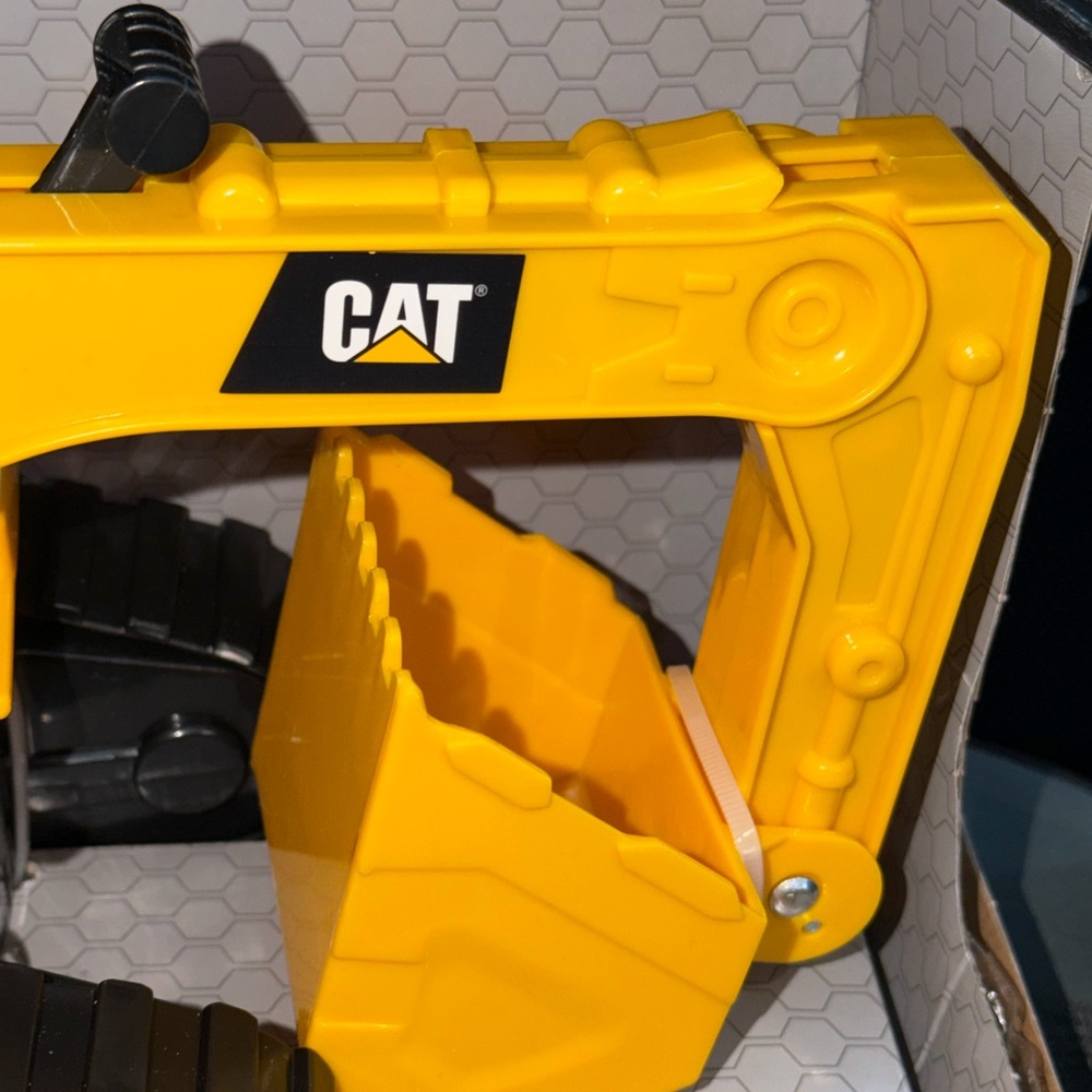 CAT Caterpillar Power Haulers Excavator Construction Vehicle Toy Brand New Boxed - Picture 5 of 9